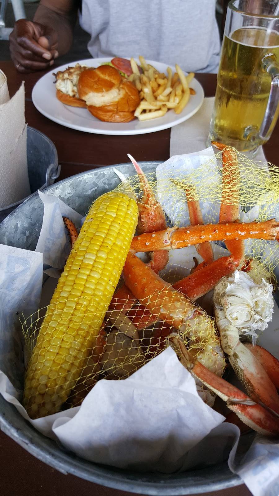 Joes Crab Shack | restaurant | 155 N McPherson Church Rd, Fayetteville, NC 28303, USA | 9108688422 OR +1 910-868-8422