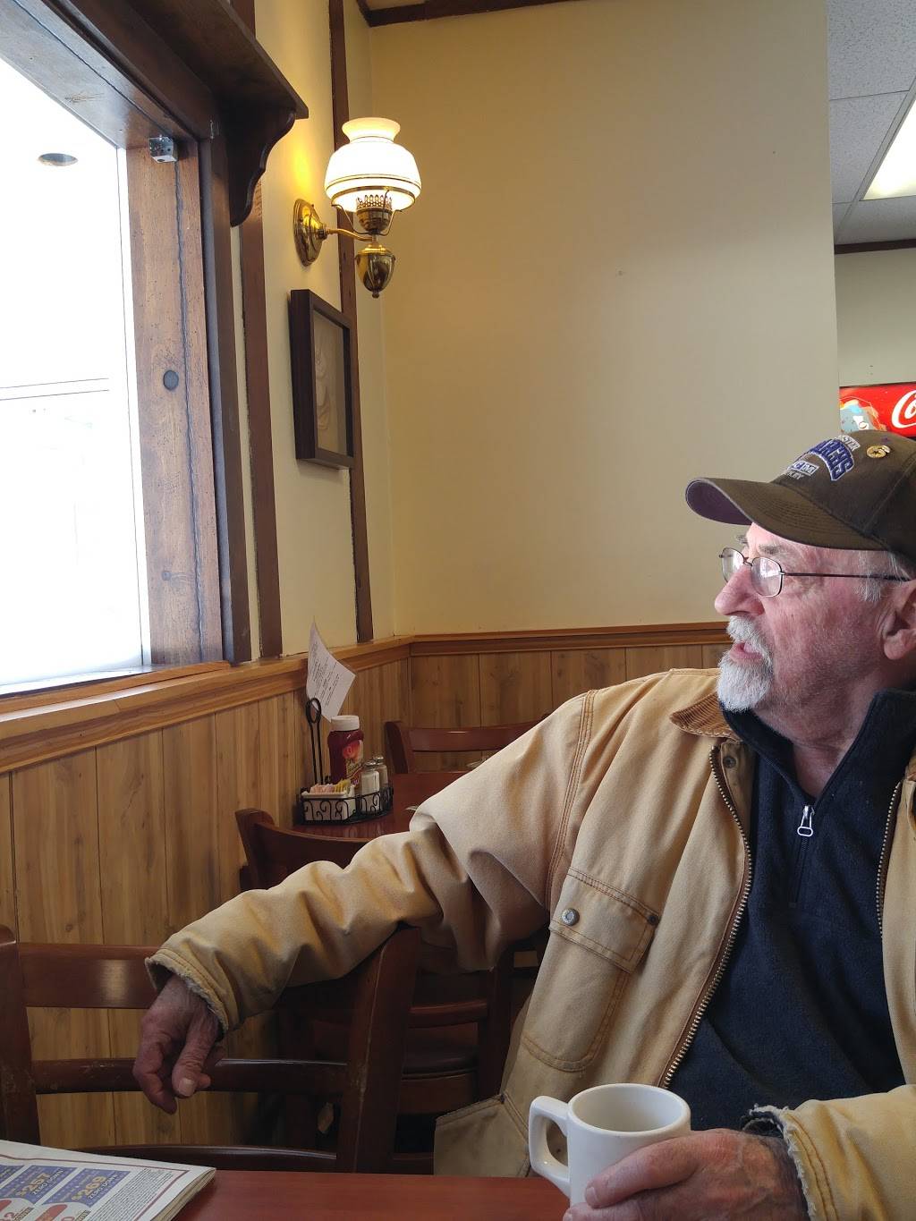 The Soda Shoppe | restaurant | 901 Central St, Franklin, NH 03235, USA | 6039340100 OR +1 603-934-0100