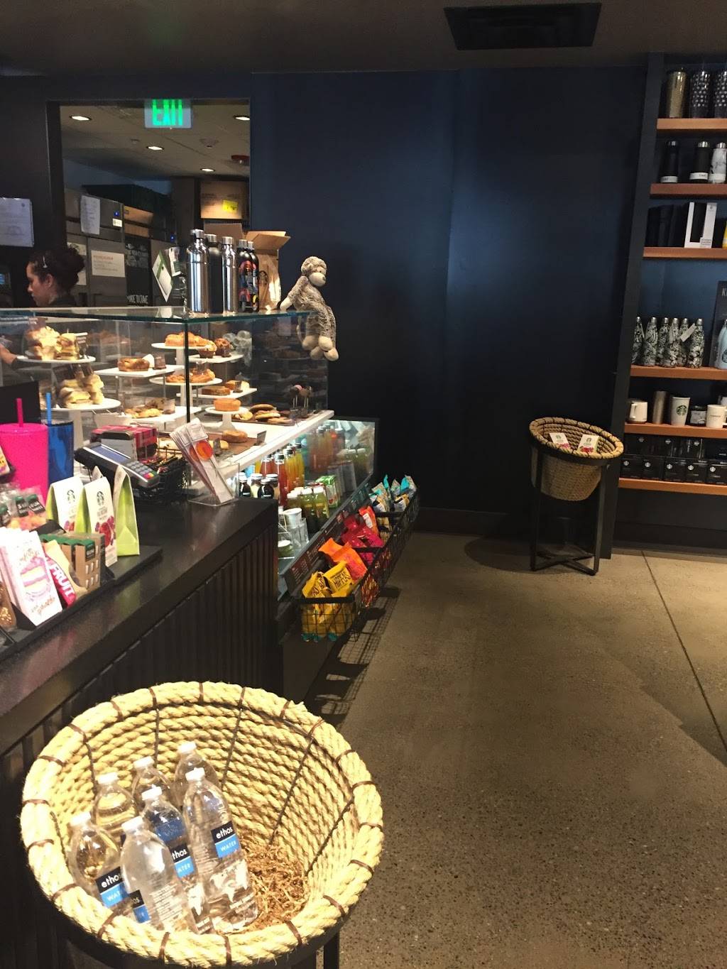Starbucks | cafe | 11355 Deerfield Dr, Truckee, CA 96161, USA | 5305824583 OR +1 530-582-4583