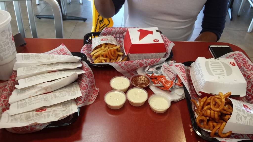 Jack in the Box | restaurant | 6015 E, Parkway Dr, Commerce City, CO 80022, USA | 3032878274 OR +1 303-287-8274