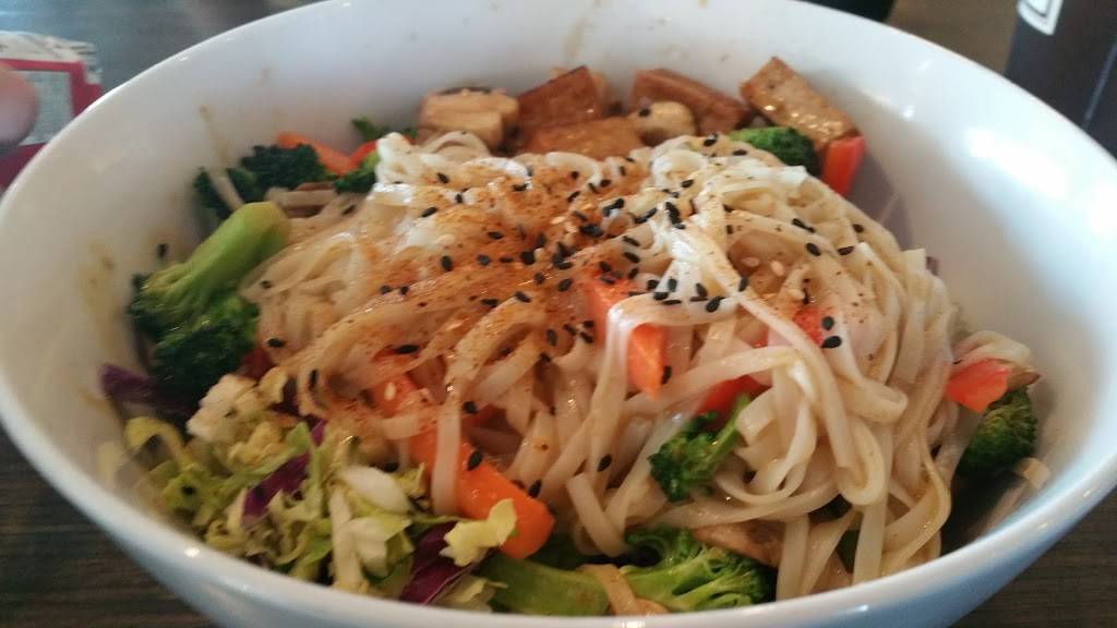Noodles and Company | restaurant | 5198 Commons Dr, Rocklin, CA 95677, USA | 9166525140 OR +1 916-652-5140