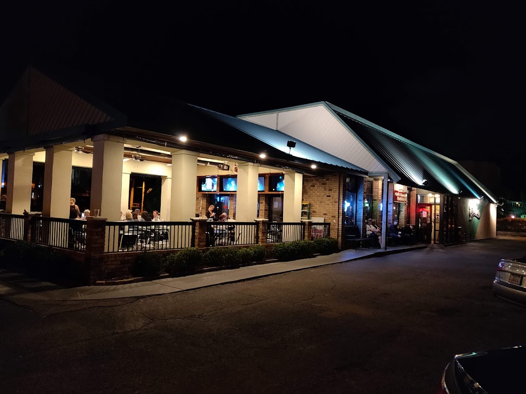 Sidelines Sports Bar and Restaurant | restaurant | 2 Via De Luna Dr, Pensacola Beach, FL 32561, USA | 8509343660 OR +1 850-934-3660