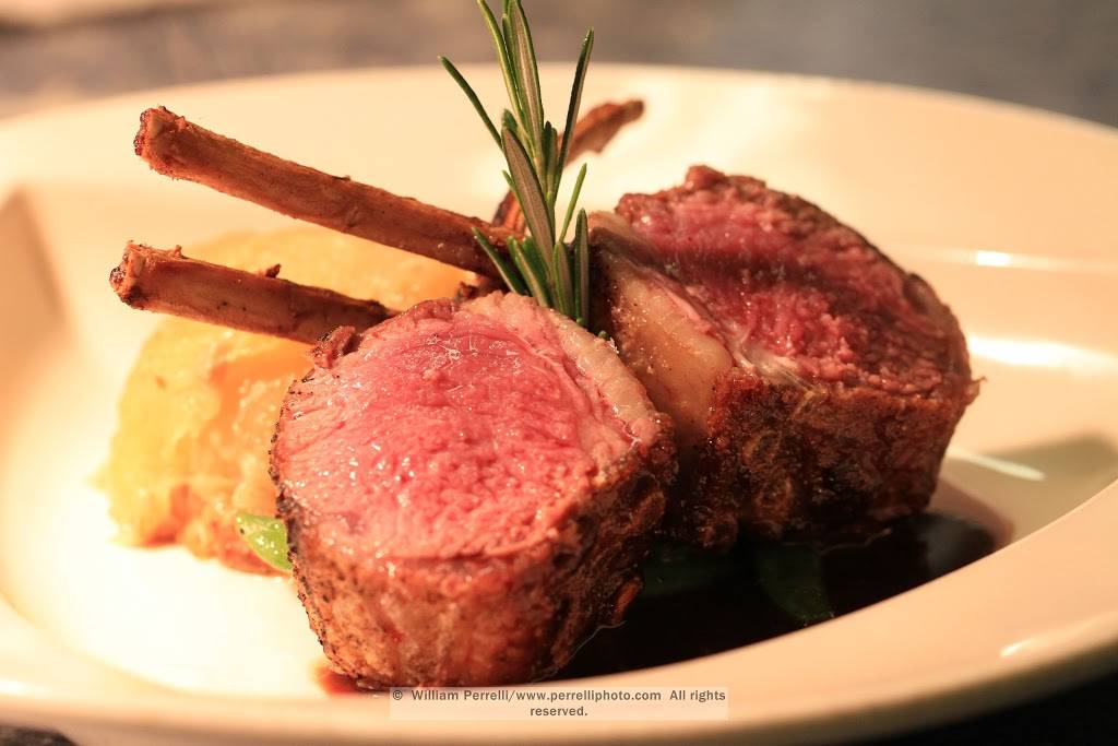 Le Petit Café | restaurant | 225 Montowese St, Branford, CT 06405, USA | 2034839791 OR +1 203-483-9791