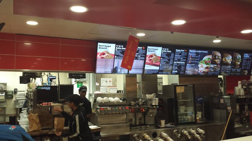 McDonalds | cafe | 2455 W Wisconsin Ave, Milwaukee, WI 53233, USA | 4149373750 OR +1 414-937-3750