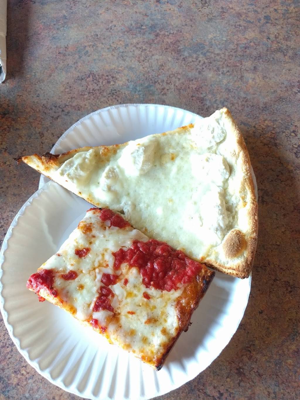 Montalbanos | restaurant | 1140 Bay St, Staten Island, NY 10305, USA | 7184488077 OR +1 718-448-8077