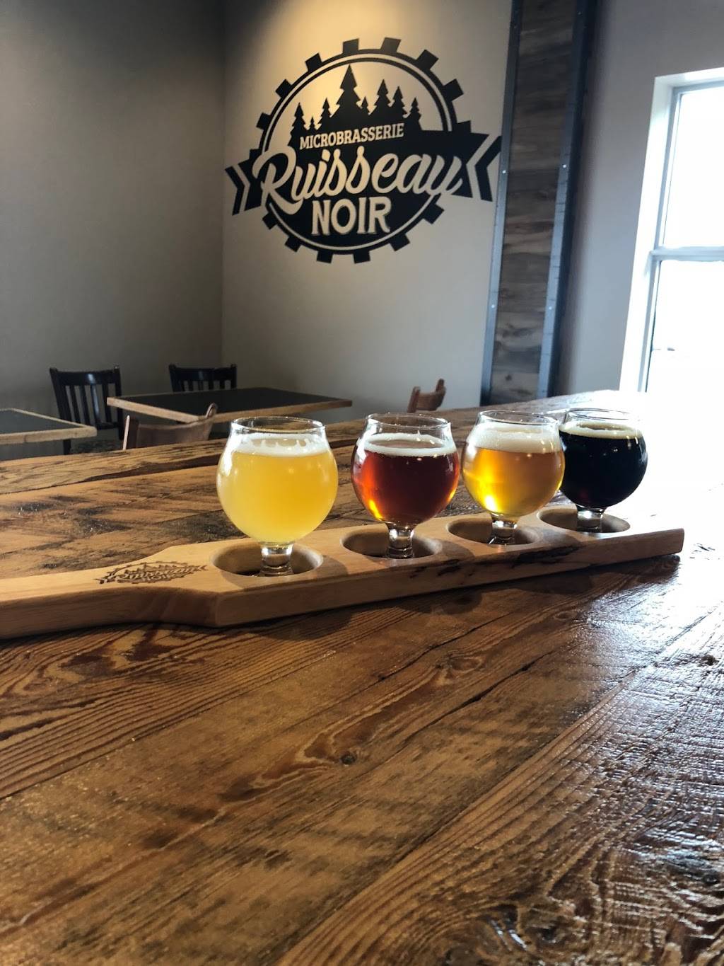 Microbrasserie Ruisseau Noir | restaurant | 3130a Boulevard des Entreprises, Terrebonne, QC J6X 4J8, Canada | 4504772391 OR +1 450-477-2391