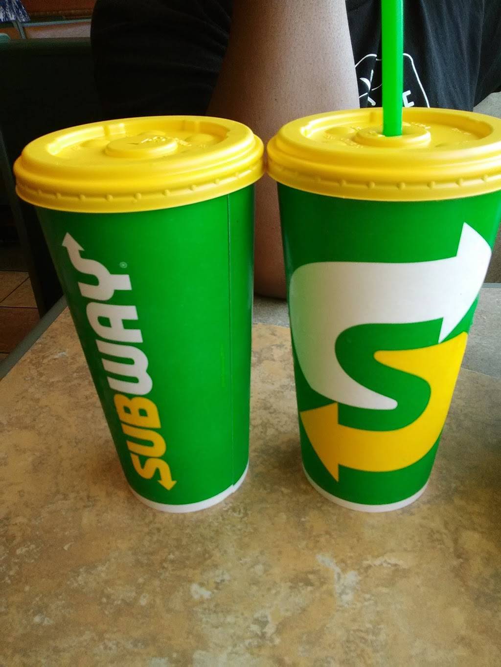 Subway | restaurant | 733 9th Ave, Huntington, WV 25701, USA | 3045223653 OR +1 304-522-3653