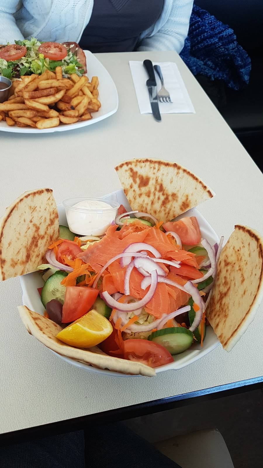 Restaurant Le Surfin Inc | restaurant | 8005 Avenue André Ampère, Montréal, QC H1E 2W6, Canada | 5146486529 OR +1 514-648-6529