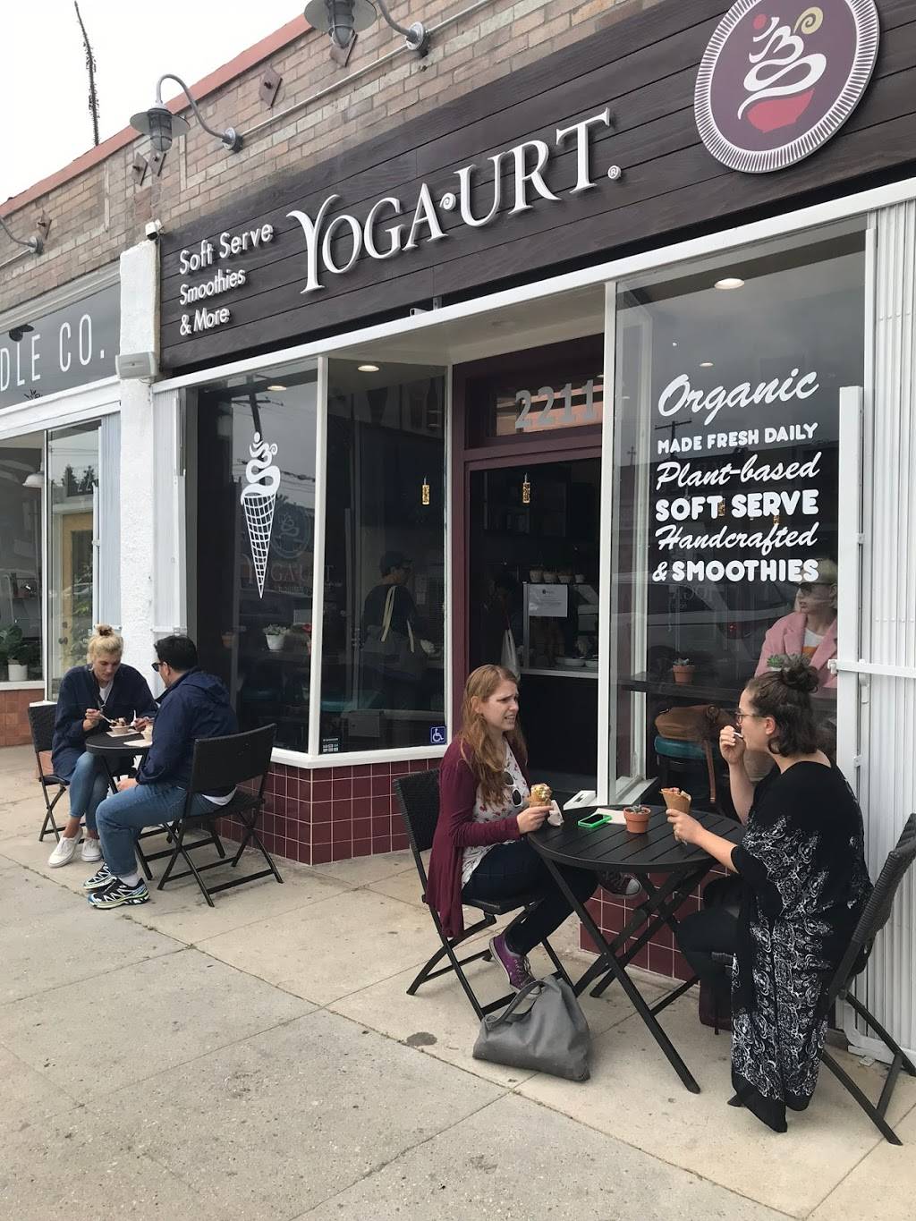 Yoga-urt | restaurant | 2211 Sunset Blvd, Los Angeles, CA 90026, USA | 2133185500 OR +1 213-318-5500