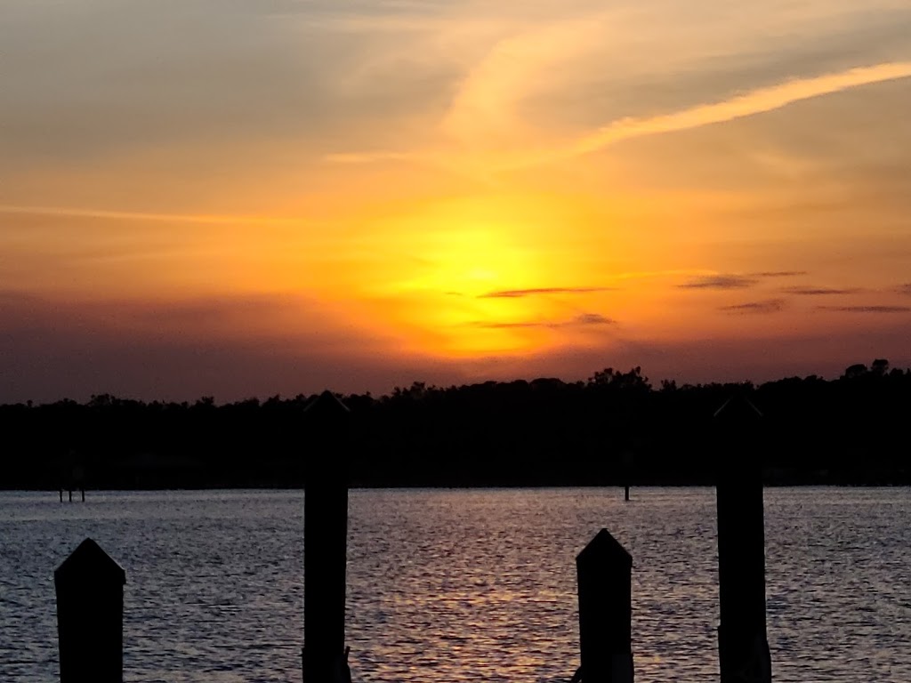 Sunset Grille | restaurant | 14050 Canal A Way, Pensacola, FL 32507, USA | 8504921063 OR +1 850-492-1063