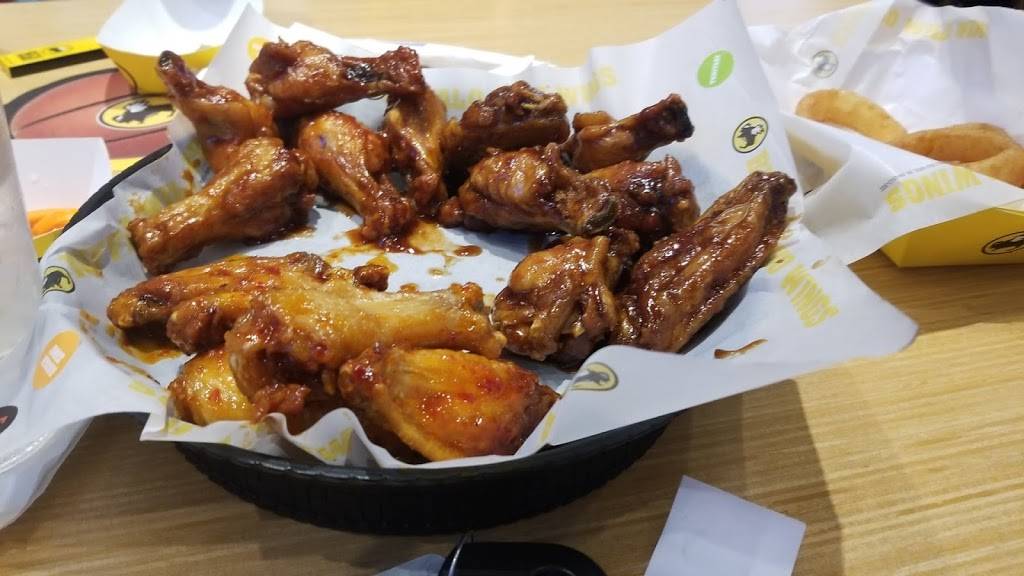 Buffalo Wild Wings | restaurant | 2312 W Loop 340, Waco, TX 76711, USA | 2546620921 OR +1 254-662-0921