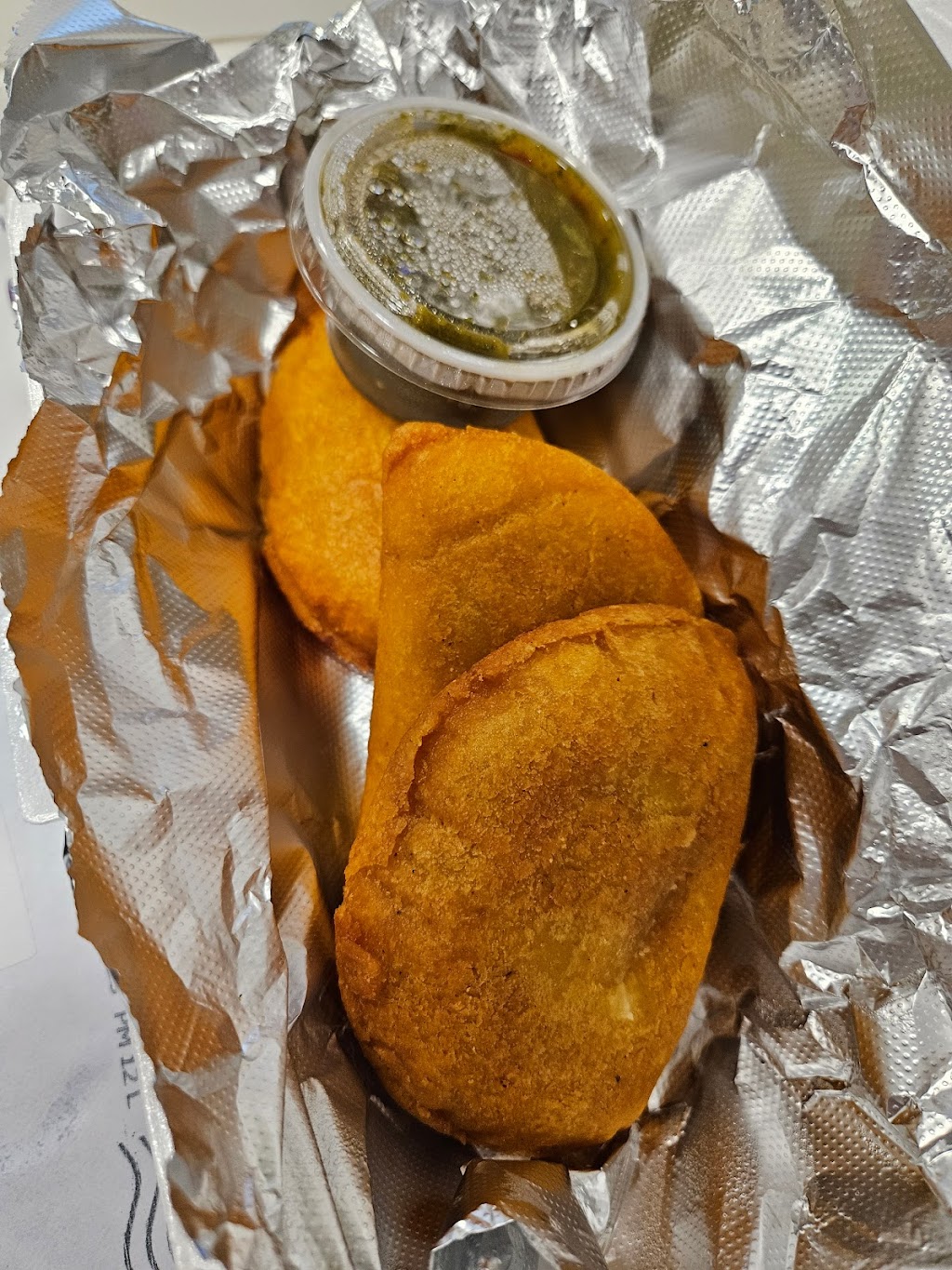 WezzArepas | restaurant | 12504 Whittier Blvd, Whittier, CA 90602, USA | 5626466541 OR +1 562-646-6541