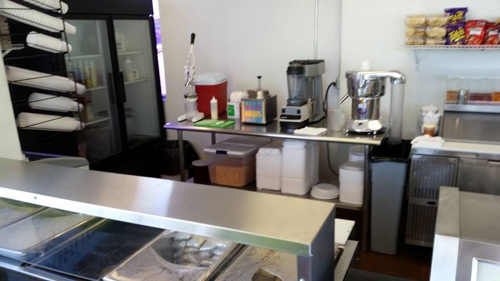 Alpha Neveria & Tamales | restaurant | 2802 Lafayette Rd, Indianapolis, IN 46222, USA | 3174931266 OR +1 317-493-1266