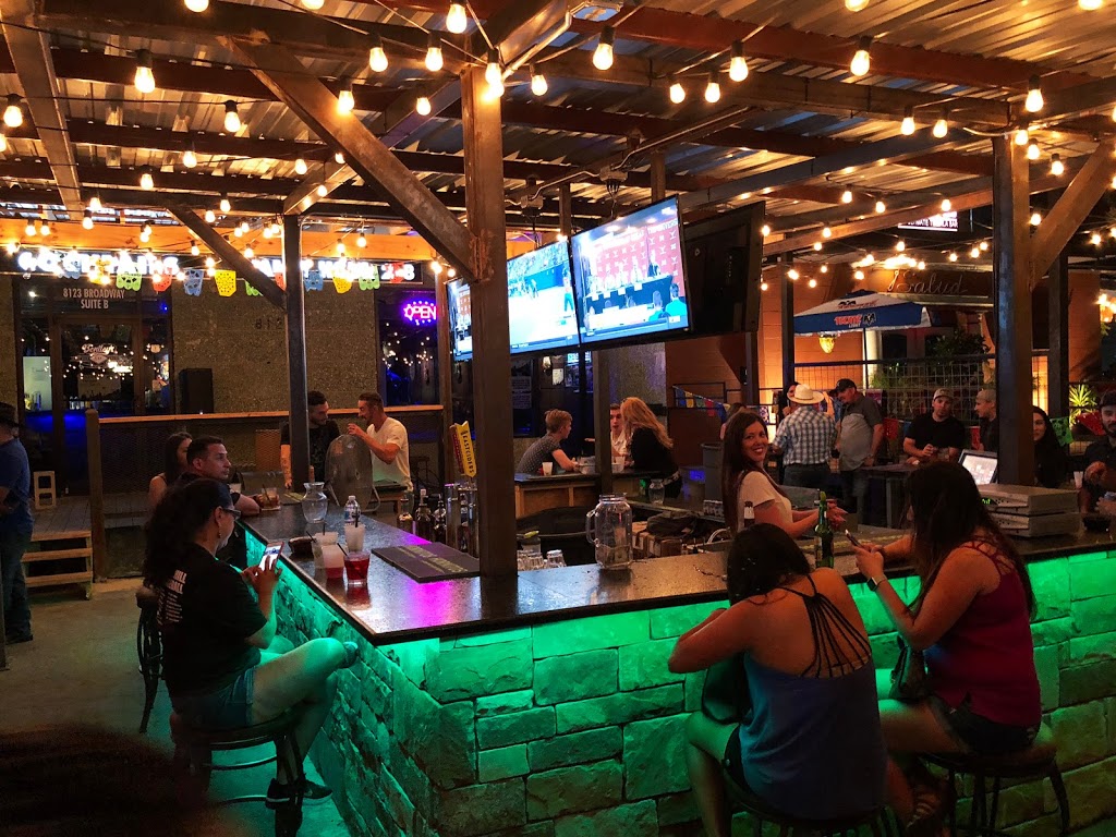 Bentleys Bar | restaurant | 8123 Broadway ste b, San Antonio, TX 78209, USA | 2106295141 OR +1 210-629-5141