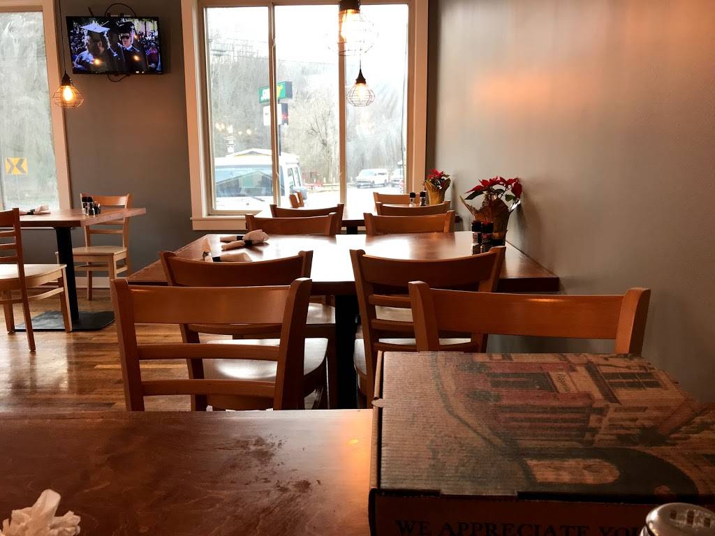 7 Trails Grill | restaurant | 338 Douglas Dr, Damascus, VA 24236, USA | 2764157777 OR +1 276-415-7777