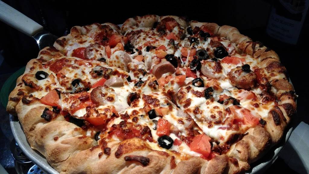 Gimmicks For Food & Fun | restaurant | 5021 Bay City Rd, Midland, MI 48642, USA | 9894962037 OR +1 989-496-2037