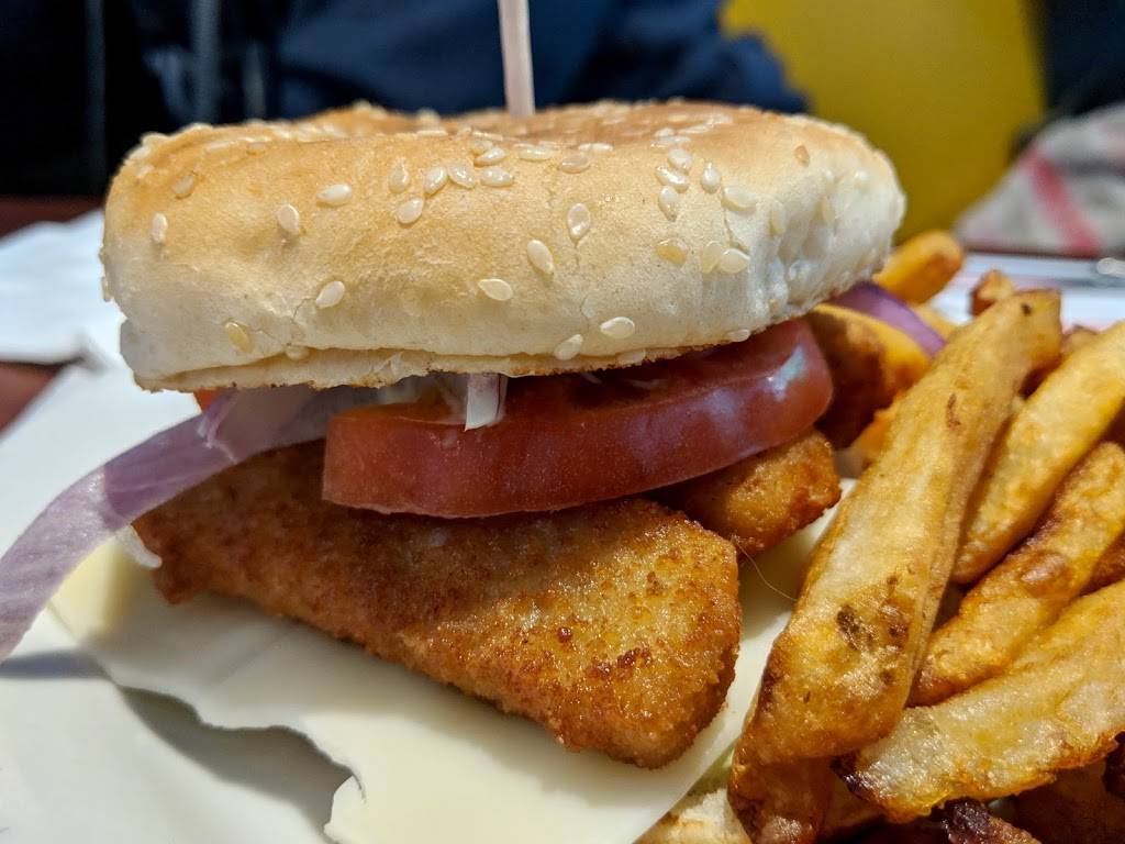 Resto Chez Mel | restaurant | 120 Rue Notre Dame, Charlemagne, QC J5Z 1H2, Canada | 4509326500 OR +1 450-932-6500