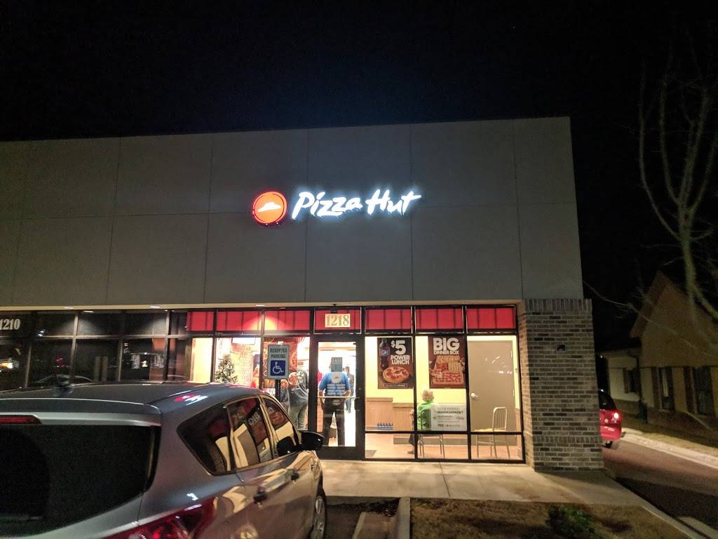 Pizza Hut | meal takeaway | 1218 E Commerce St, Hernando, MS 38632, USA | 6622988289 OR +1 662-298-8289