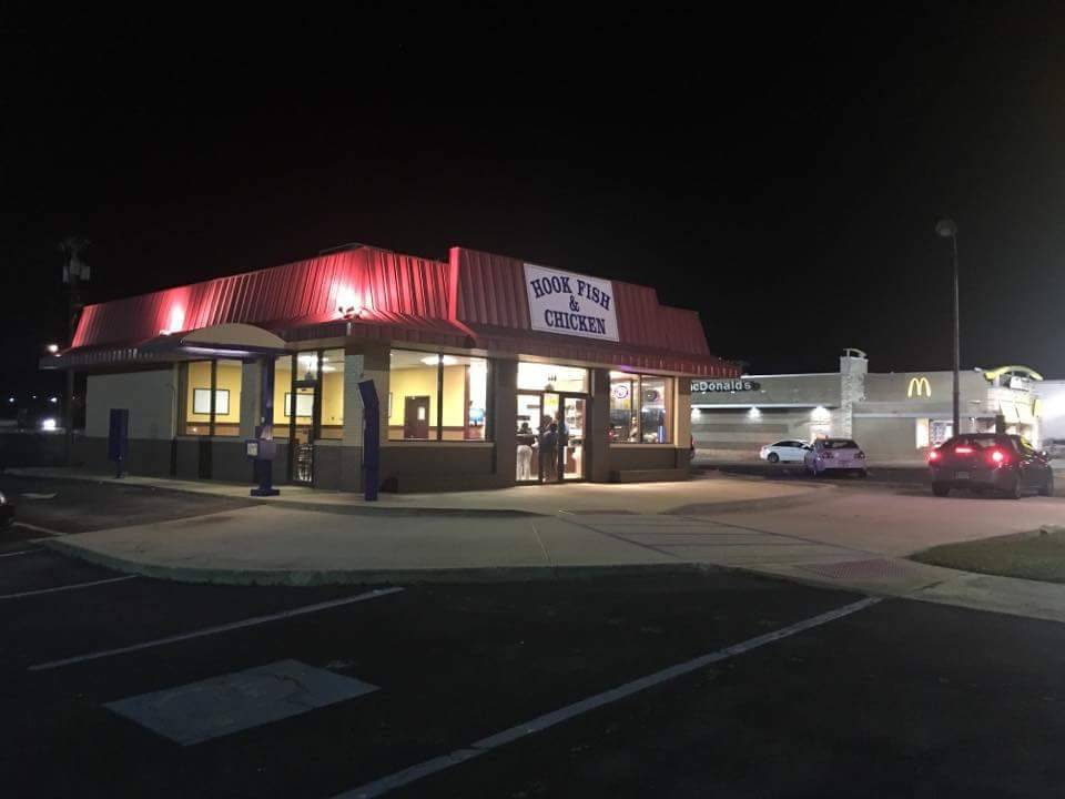 Hook Fish And Chicken | restaurant | 604 1st Ave SE, Moultrie, GA 31768, USA | 2296680665 OR +1 229-668-0665