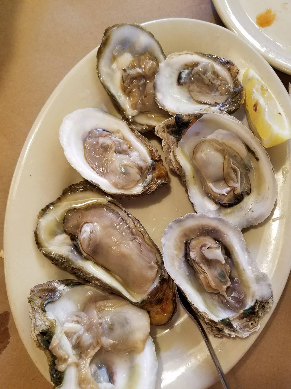 Pinchers | restaurant | 14391 N Dale Mabry Hwy, Tampa, FL 33618, USA | 8136053538 OR +1 813-605-3538