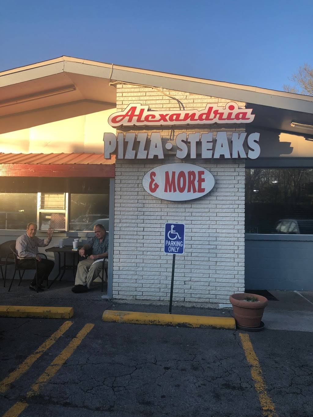 Alexandria Pizza and Steaks | restaurant | 33840 Nashville Hwy, Alexandria, TN 37012, USA | 6155292881 OR +1 615-529-2881
