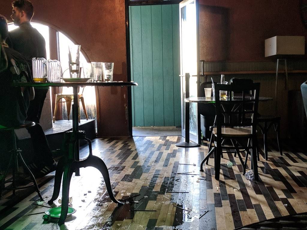 Harpers Restaurant & Brew Pub | restaurant | 131 Albert St, East Lansing, MI 48823, USA | 5173334040 OR +1 517-333-4040