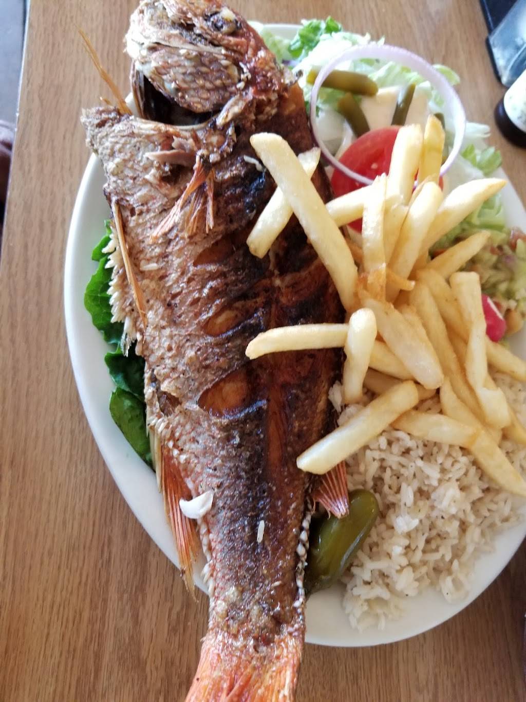 Gutierrez Drive In | restaurant | 61 Sherwood Dr, Salinas, CA 93901, USA | 8314248383 OR +1 831-424-8383