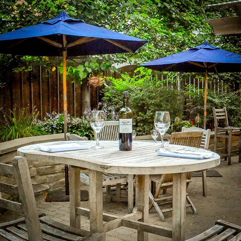 Lowville Bistro | restaurant | 6179 Guelph Line, Burlington, ON L7P 0A6, Canada | 9053350750 OR +1 905-335-0750