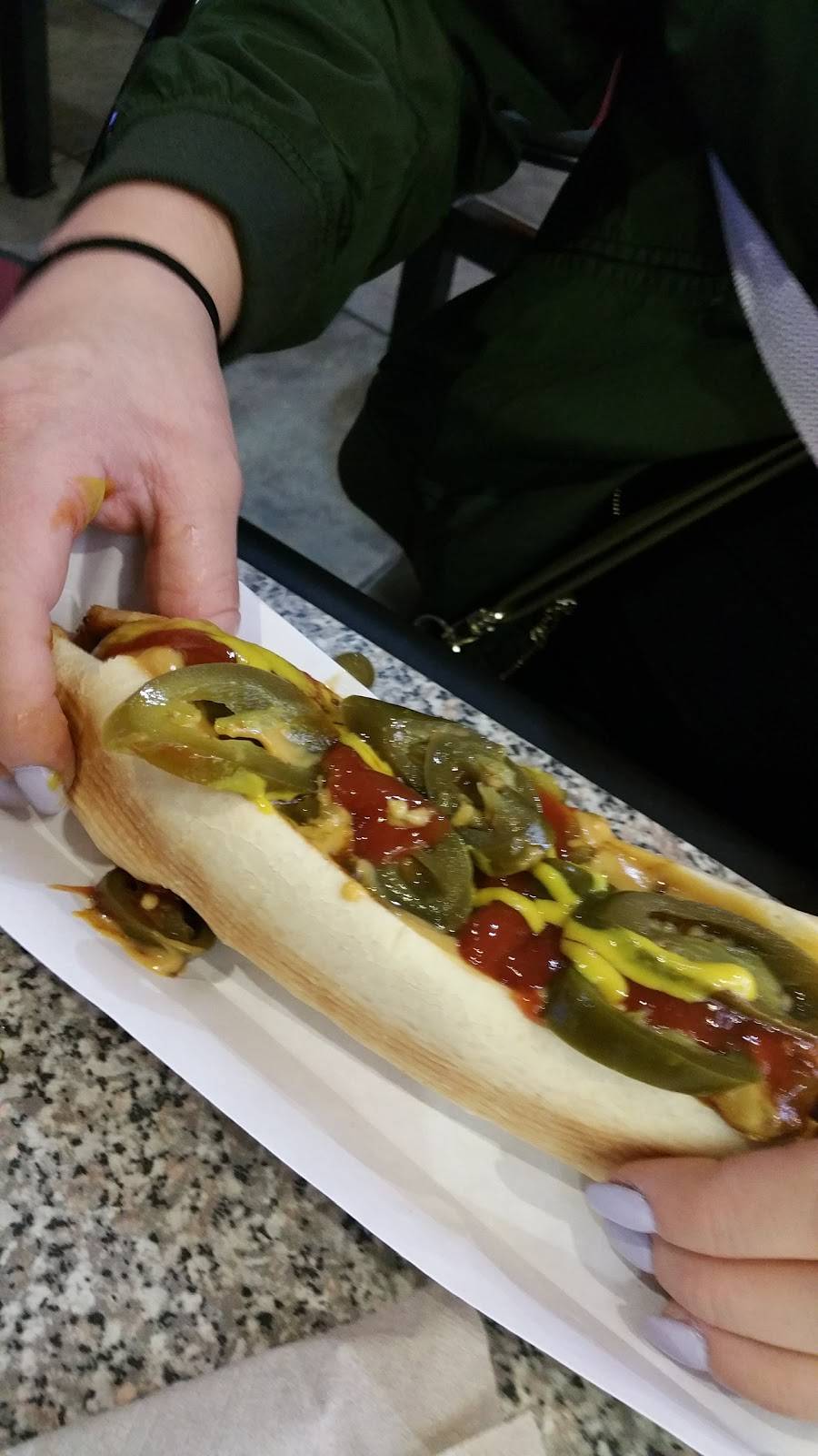 Nathans Famous – Ballys | restaurant | 3645 S Las Vegas Blvd, Las Vegas, NV 89109, USA | 7024899330 OR +1 702-489-9330