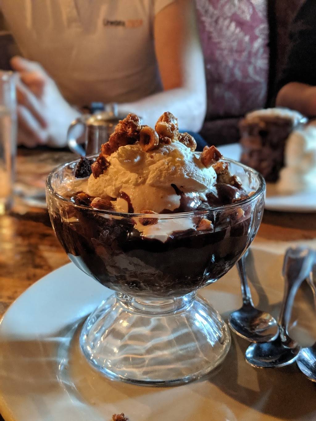 The Common Man | restaurant | 88 Range Rd, Windham, NH 03087, USA | 6038980088 OR +1 603-898-0088