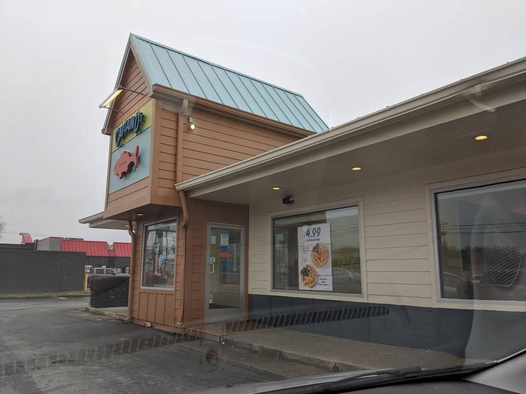 Captain Ds | restaurant | 1917 N Jackson St, Tullahoma, TN 37388, USA | 9314551104 OR +1 931-455-1104