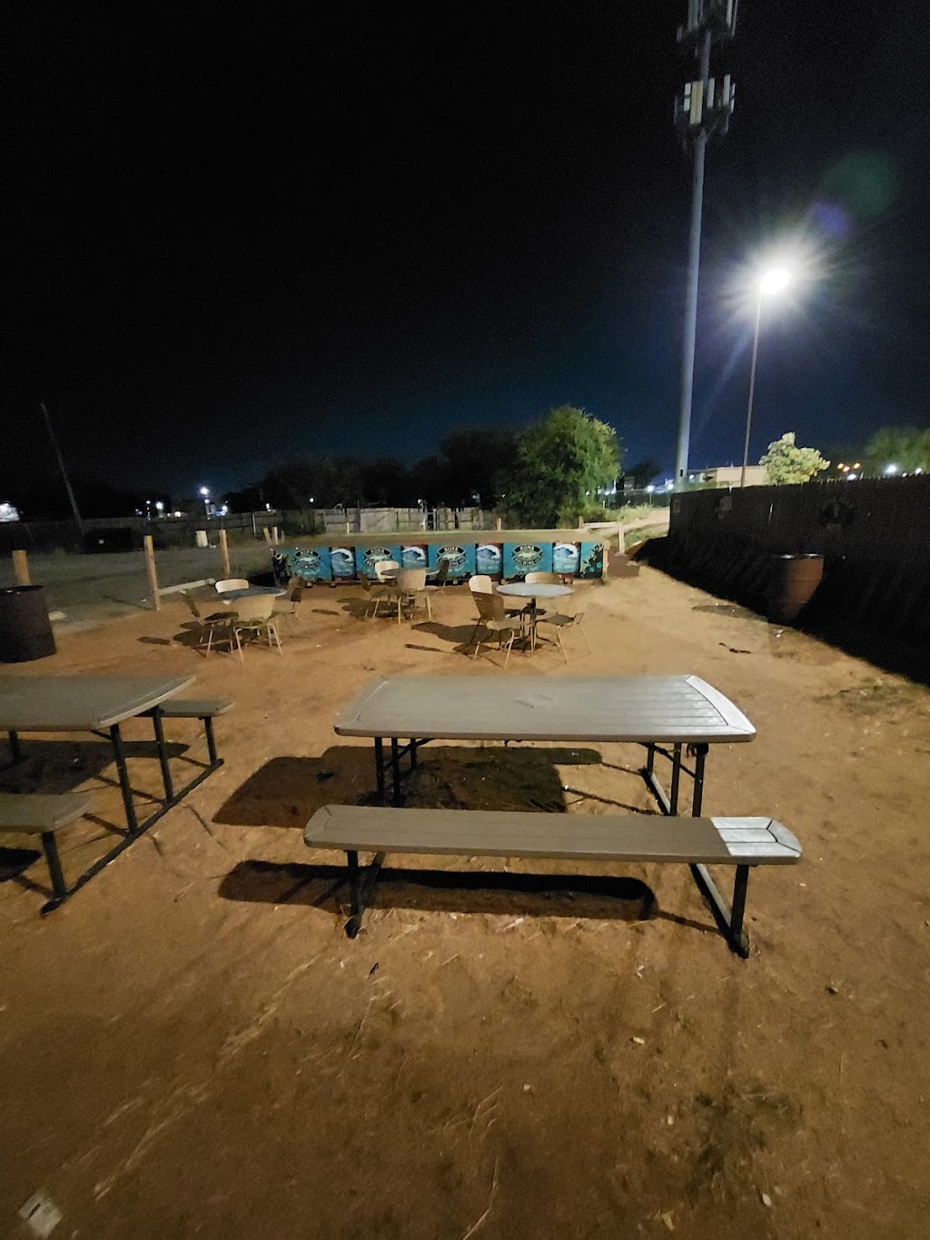 Happy Place Bar on Rittiman | restaurant | 4722 Rittiman Rd, San Antonio, TX 78218, USA | 2102365663 OR +1 210-236-5663