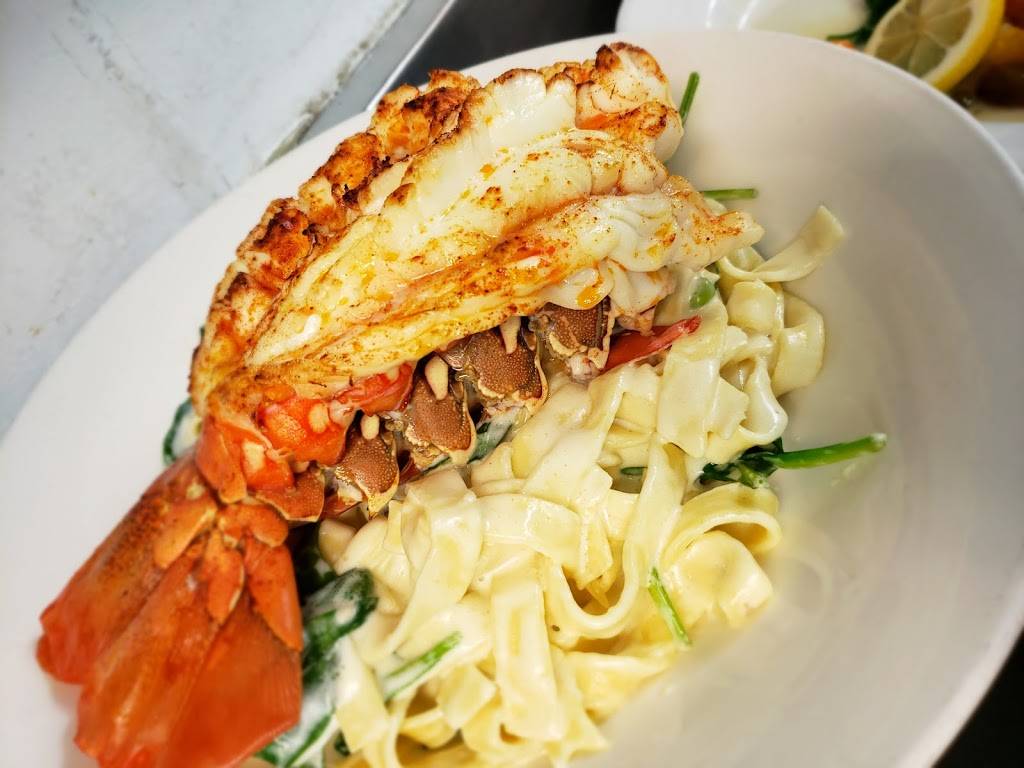 Carmines | restaurant | 1043 N Rush St, Chicago, IL 60611, USA | 3129887676 OR +1 312-988-7676