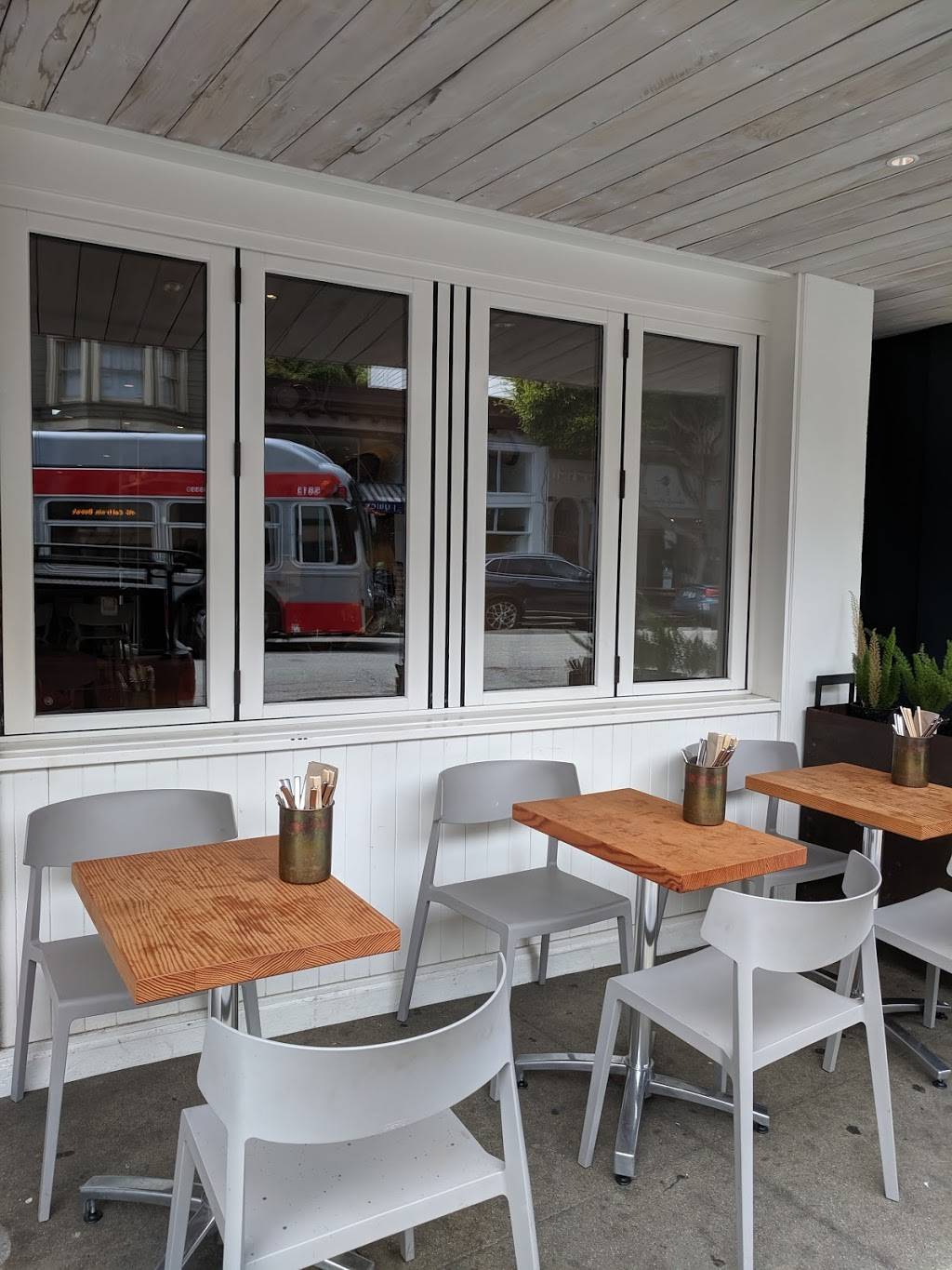 Little Gem on Union | restaurant | 2184 Union St, San Francisco, CA 94123, USA | 4158964552 OR +1 415-896-4552