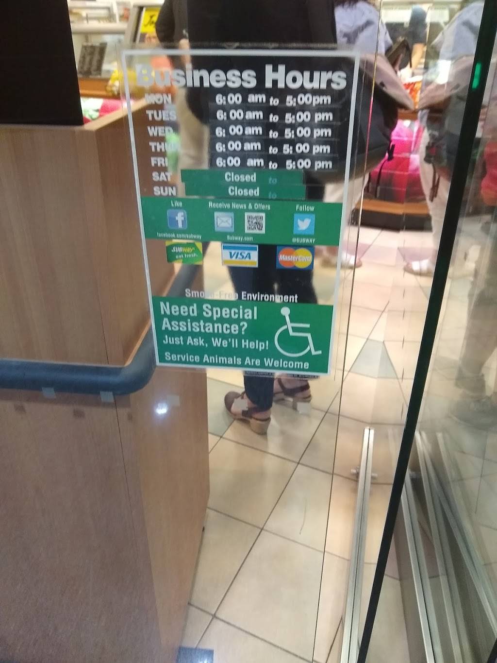 Subway | meal takeaway | 401 Robert St N Suite 221, St Paul, MN 55101, USA | 6513303469 OR +1 651-330-3469