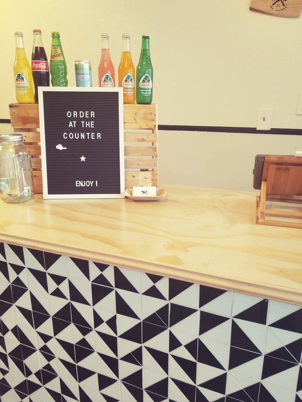 Butcher & The Blonde | restaurant | 515 Oak St, Frederick, CO 80530, USA | 7207720196 OR +1 720-772-0196