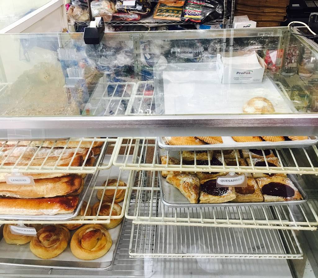 Panaderia & Restaurante El Paisano | restaurant | 6700, 930 Plainfield St, Johnston, RI 02919, USA | 4019446795 OR +1 401-944-6795