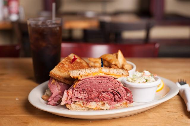 Chompies Restaurant, Deli, and Bakery | bakery | 4550 E Cactus Rd, Phoenix, AZ 85032, USA | 6027102910 OR +1 602-710-2910