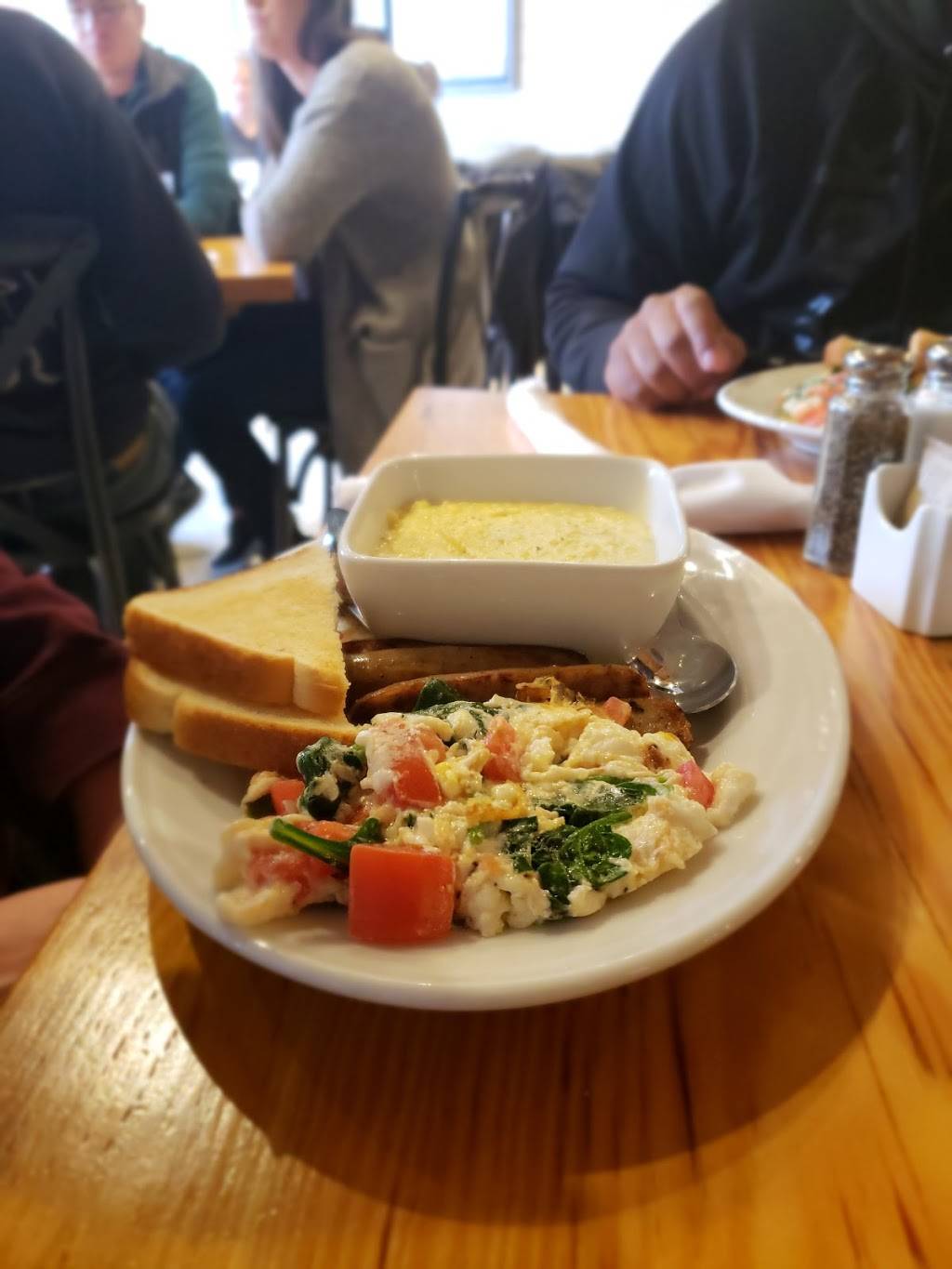 My Dog Dukes Diner | restaurant | 1007 Commerce St, Lynchburg, VA 24504, USA | 4348498868 OR +1 434-849-8868