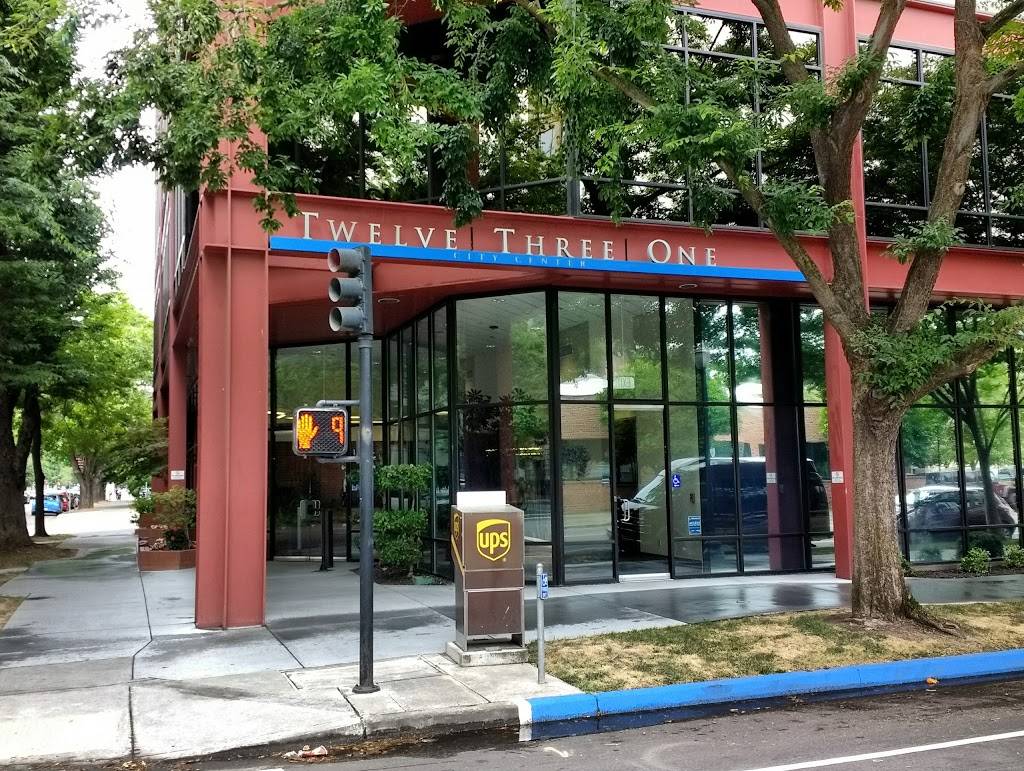 Pennisis Deli | meal takeaway | 1237 J St, Sacramento, CA 95814, USA | 9164485610 OR +1 916-448-5610