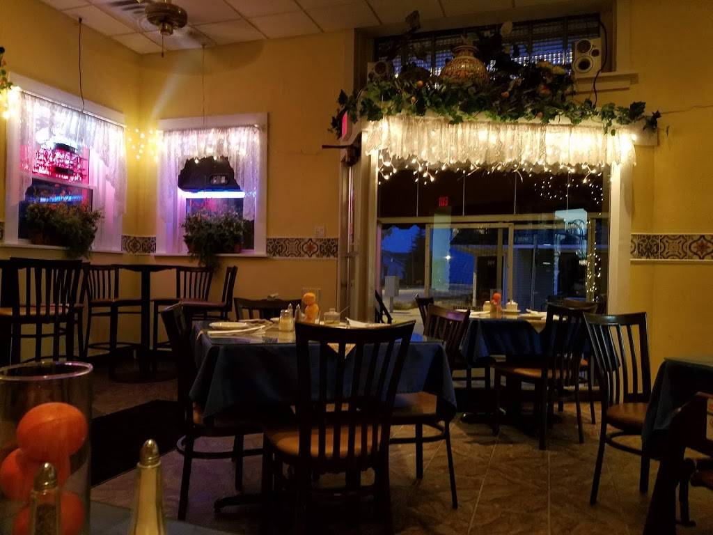 Binantis Taste of Italy | restaurant | 101 S 2nd St, Silver Lake, WI 53170, USA | 2628898387 OR +1 262-889-8387