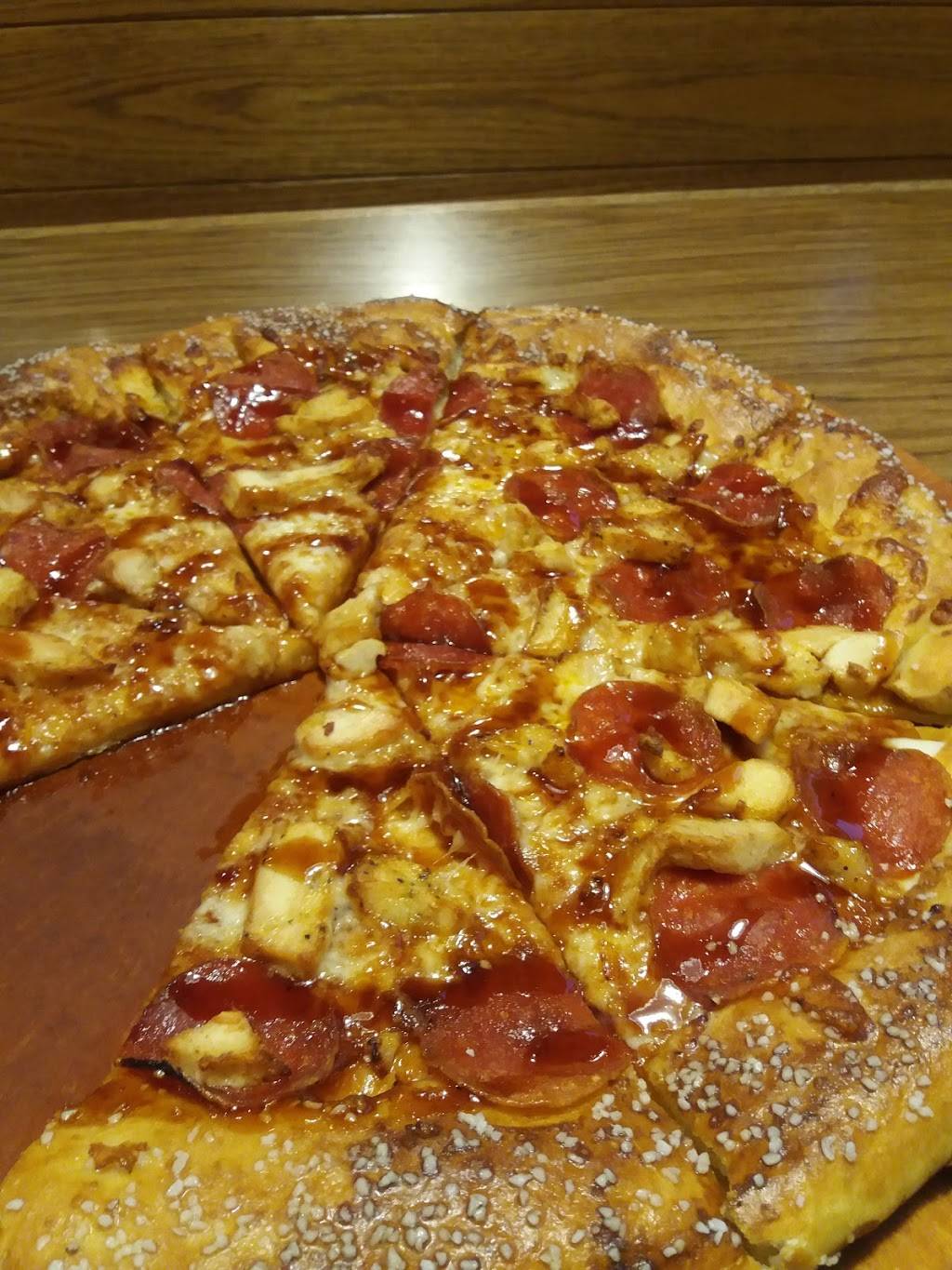 Pizza Hut | meal delivery | 34080 Commerce Dr, De Soto, KS 66018, USA | 9135851265 OR +1 913-585-1265