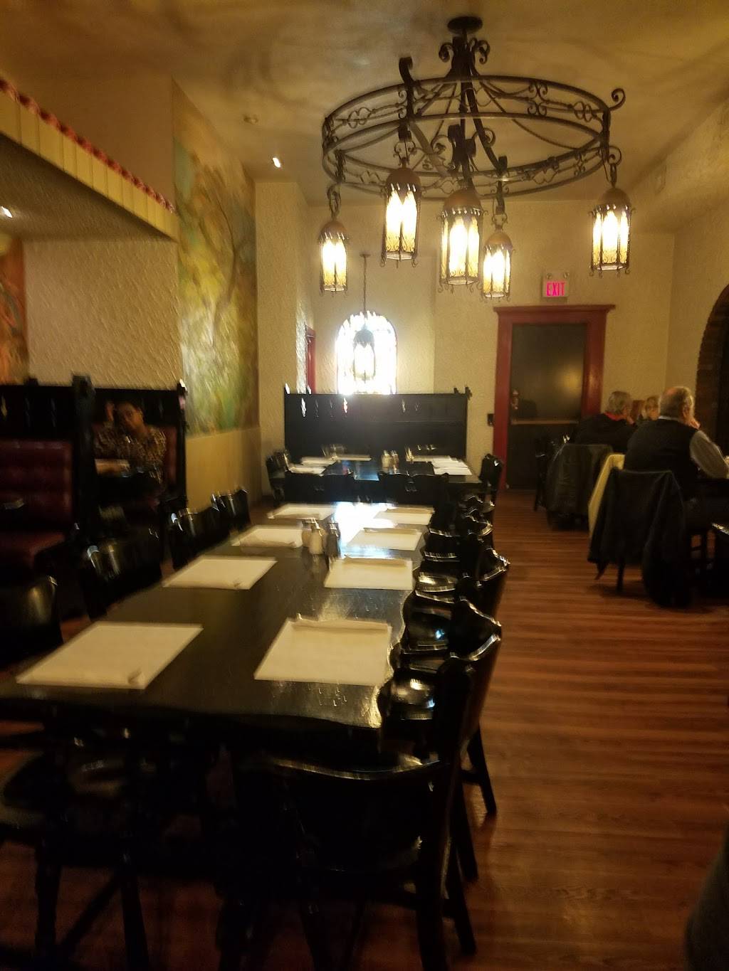 Capri Restaurant & Pizza | restaurant | 313 E State St, Rockford, IL 61104, USA | 8159656341 OR +1 815-965-6341