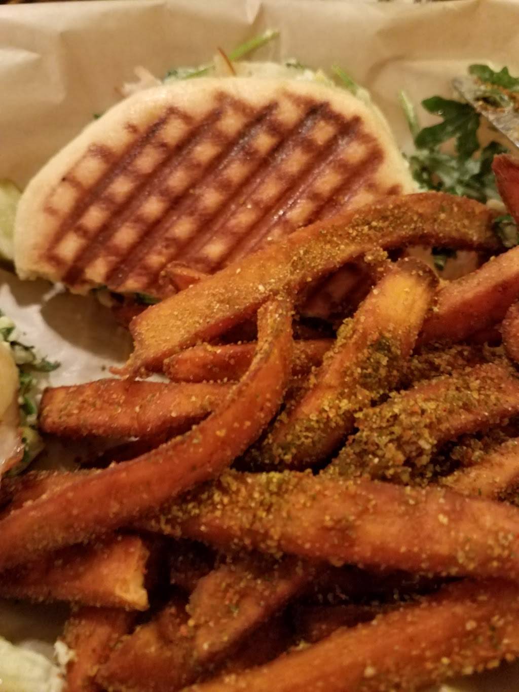 The Green Leaf Grill | restaurant | 415 W Main St, Waynesboro, VA 22980, USA | 5409494416 OR +1 540-949-4416