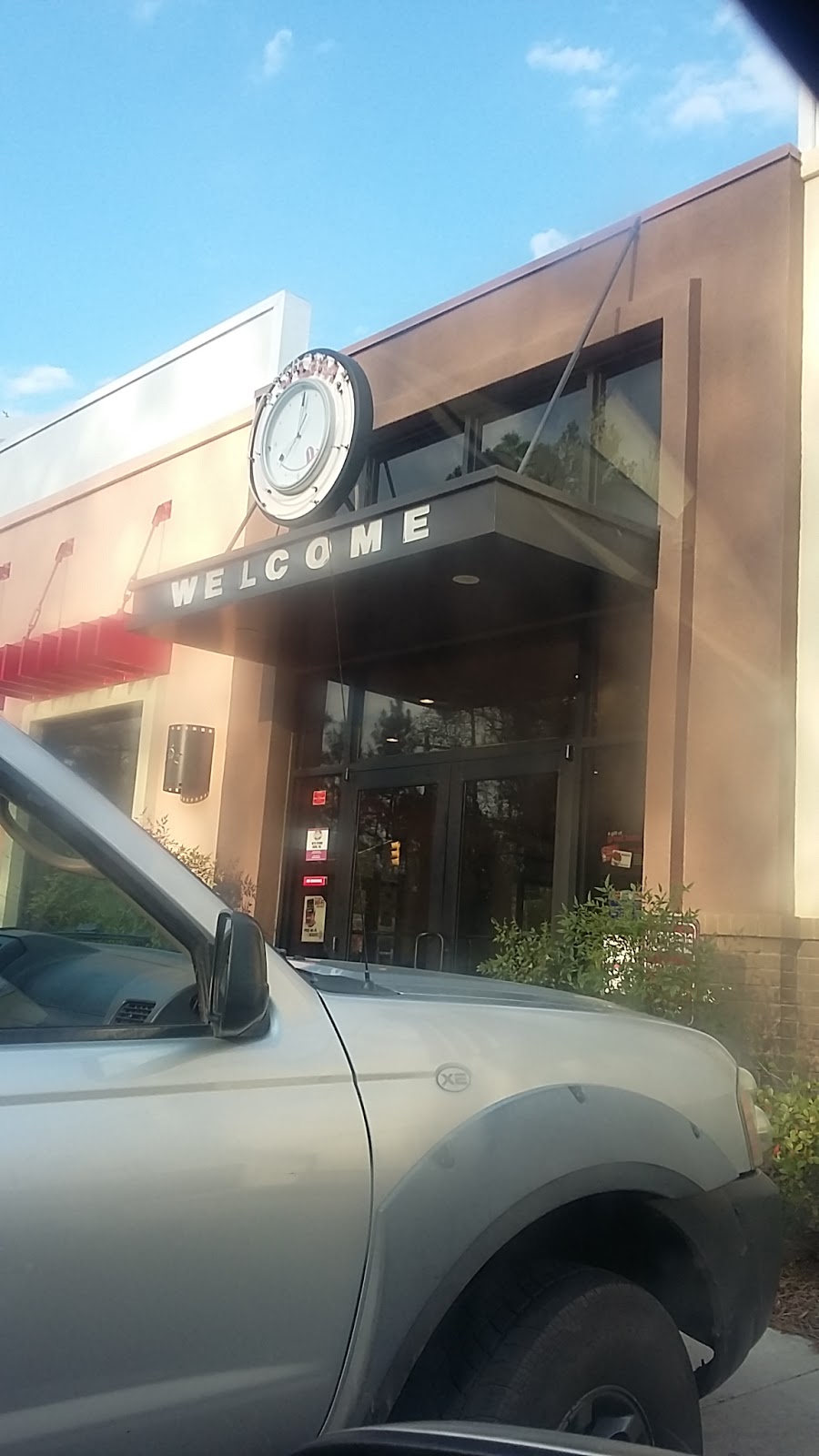 KFC | restaurant | 708 Elm St E, Hampton, SC 29924, USA | 8039433446 OR +1 803-943-3446