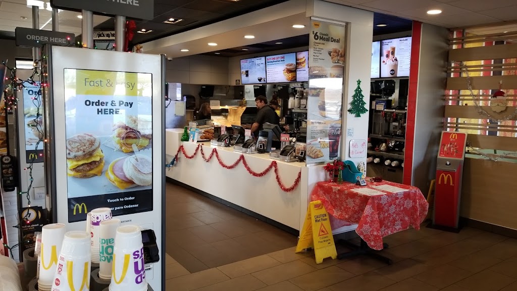 McDonalds | cafe | 901 S Main St, Salem, MO 65560, USA | 5737296178 OR +1 573-729-6178