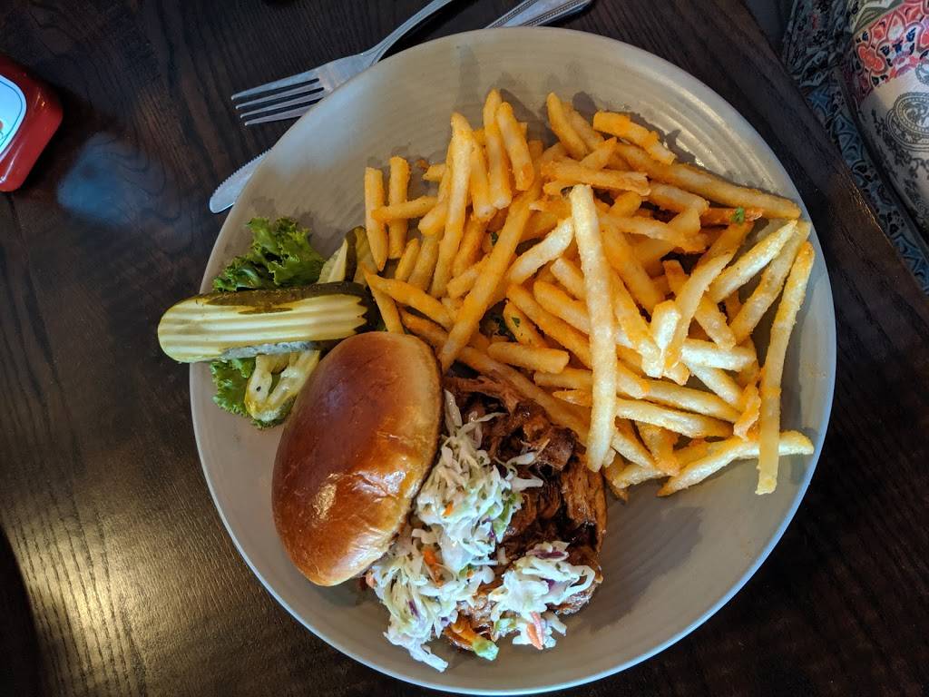 Foundry | restaurant | 5055 Competition Dr, Bettendorf, IA 52722, USA | 5634241121 OR +1 563-424-1121