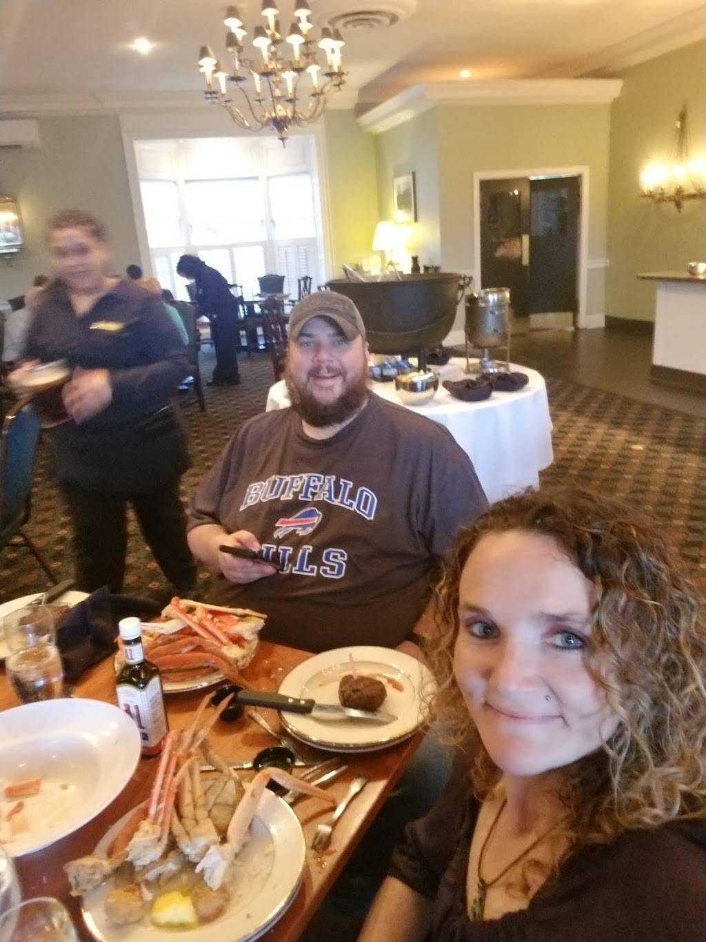 The Colonial Dining Room | restaurant | 15 Appledore Ln, Natural Bridge, VA 24578, USA | 5402912100 OR +1 540-291-2100