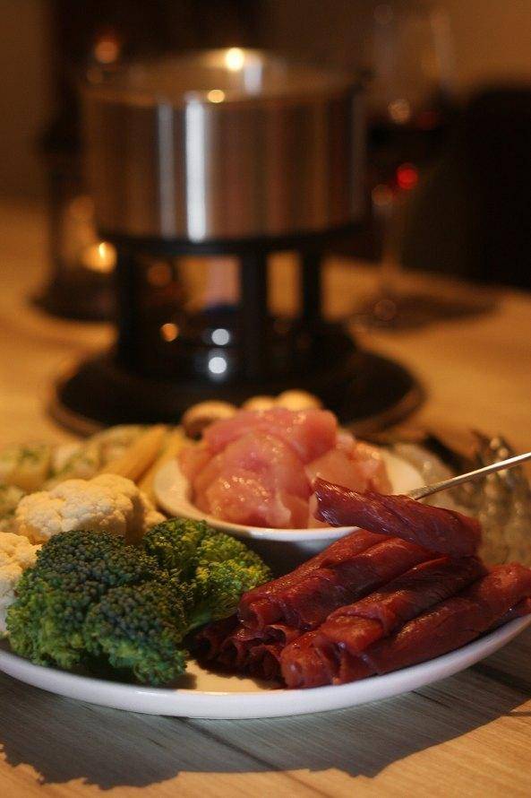 La Chaudronnée Suisse | restaurant | 358 Rue Notre-Dame, Repentigny, QC J6A 5L4, Canada | 4506549119 OR +1 450-654-9119