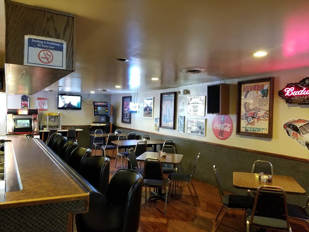 Pizza King | restaurant | 1713 Wayne St, Auburn, IN 46706, USA | 2609251135 OR +1 260-925-1135